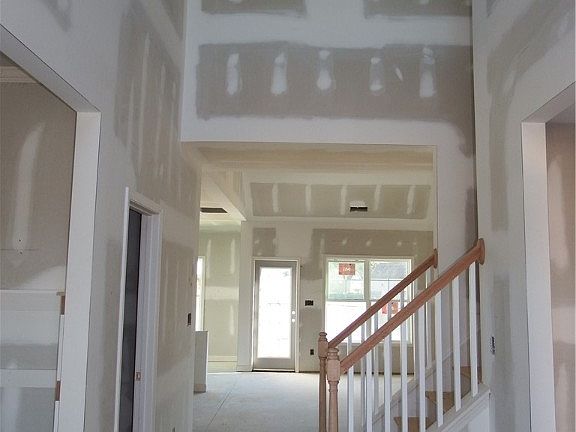 3rd image of 515 Amusement Dr