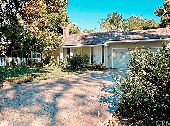 2nd image of 5516 Matilija Ave