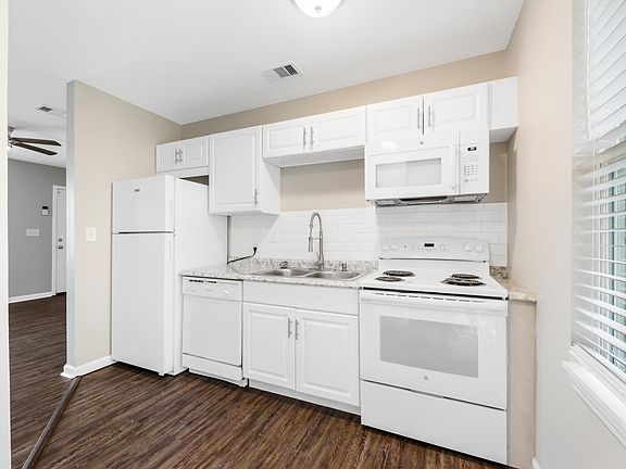 3rd image of 1109 W 10th St #1109