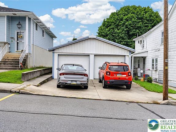 2nd image of 124 1st St