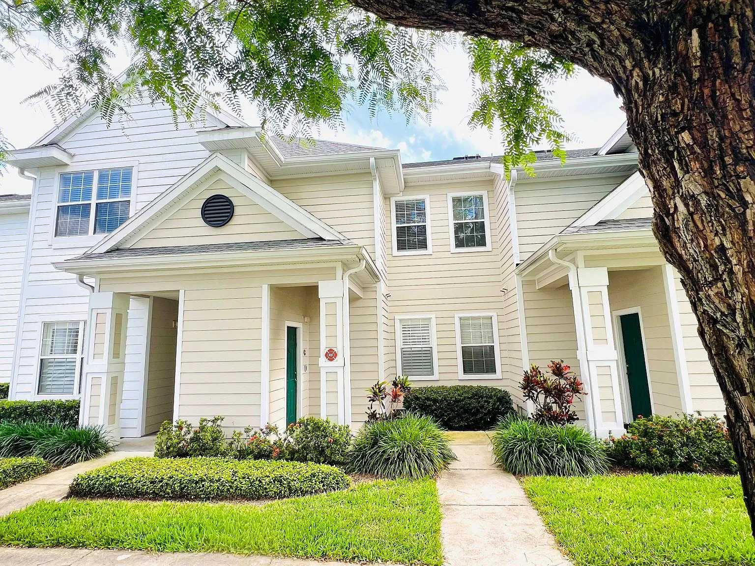 2 bed, 1276 sqft, $1,850 — Photo 2