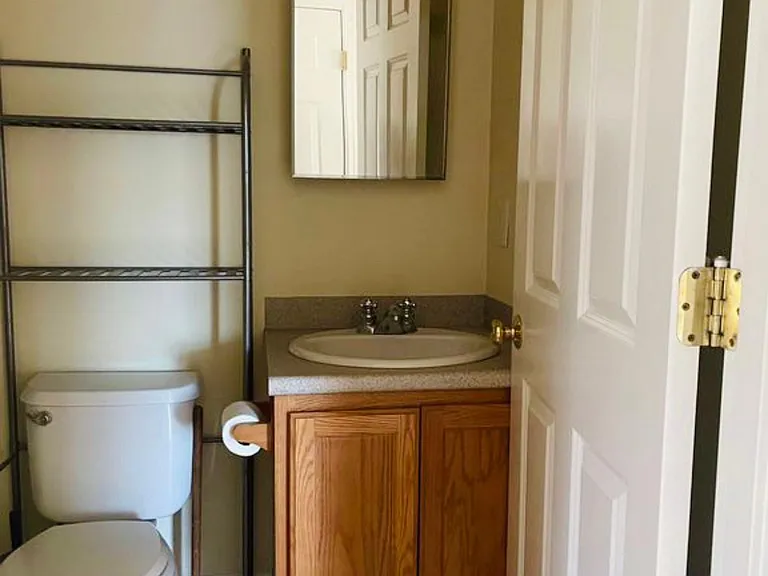 117 Waterman Ave #2R — Photo 4