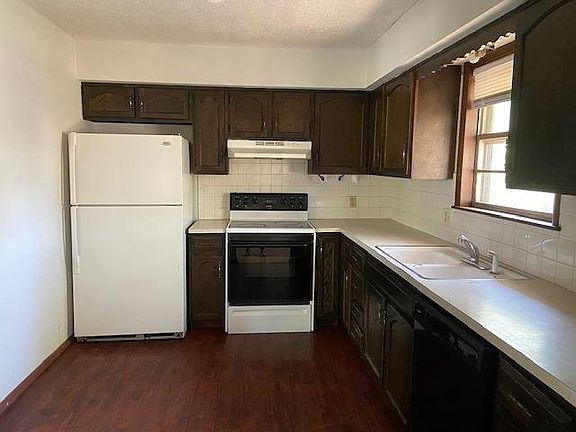 4th image of 823 E Cambridge St