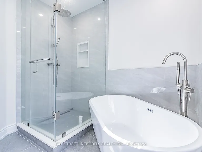 110 Holly Dr — Photo 15