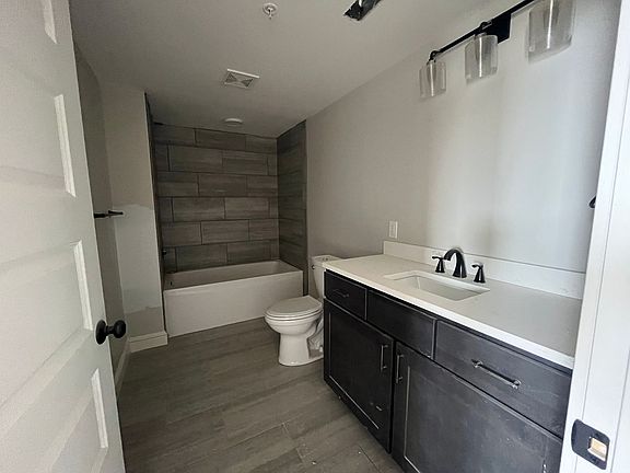 5th image of 605 Campbell Ave SE #401