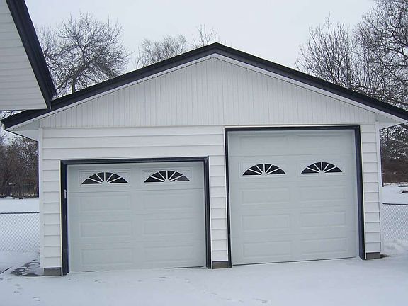 5th image of 2549 S Heights Dr NW