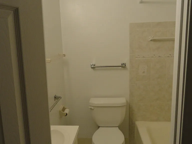 439 Quincy St NW #1 — Photo 8