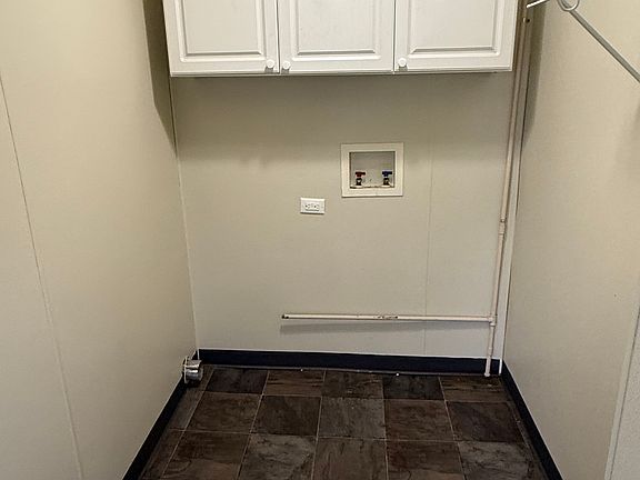 5th image of 3335 Roesner Dr