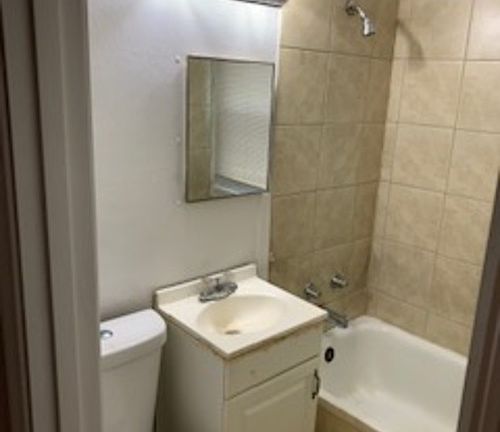 2nd image of 371 Carver Cir #371