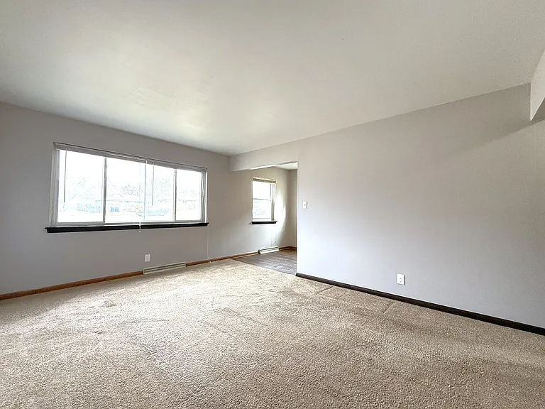 11049 W Hampton Ave — Photo 8