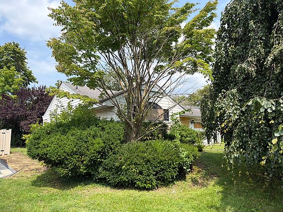 3rd image of 435 Derby Rd