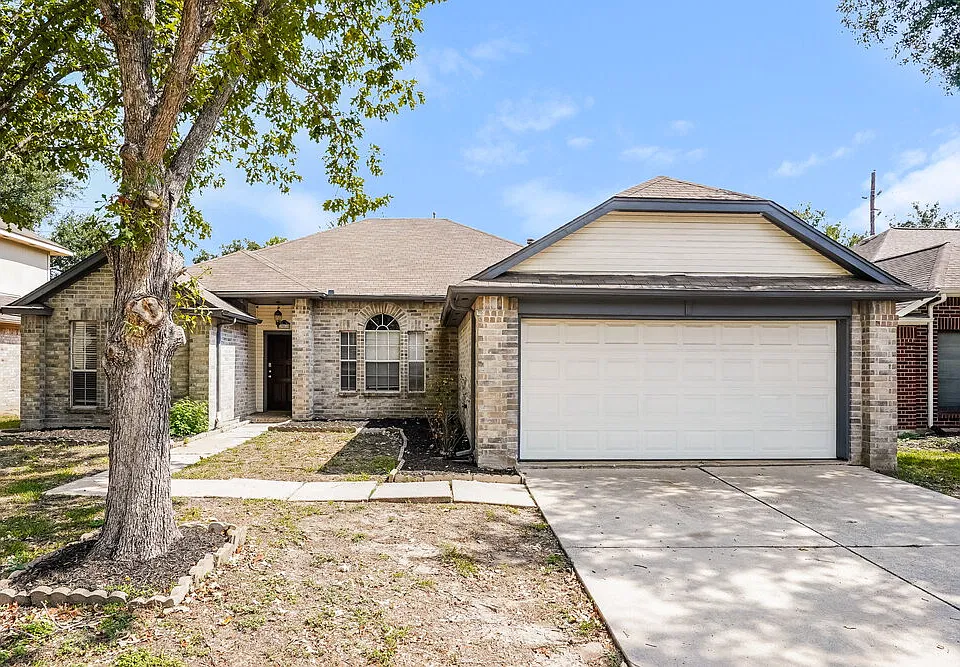 19010 Dee Woods Dr