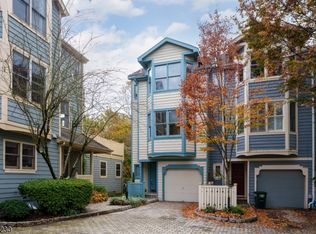11 Raritan Pointe, Lambertville, NJ 08530