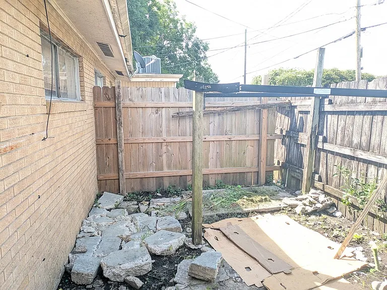 2301 Lafayette St #9 — Photo 12
