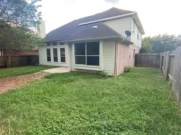 9210 Hidden Lake Cir E — Photo 45
