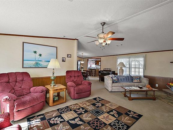3rd image of 37945 MONTICELLO STREET