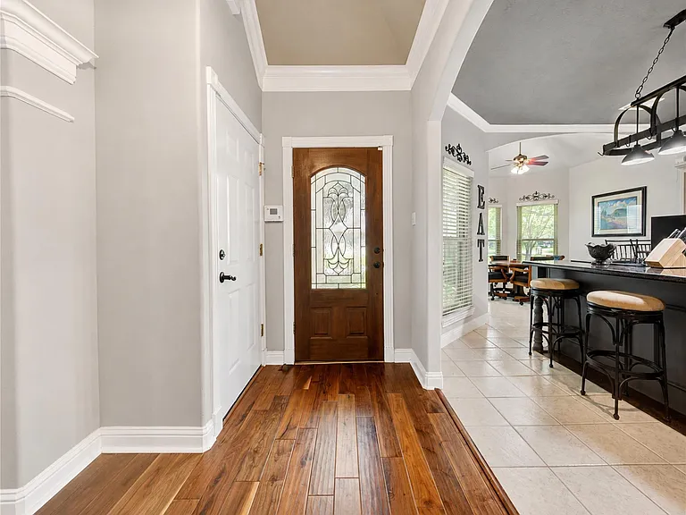 1811 Emerald Green Dr — Photo 6
