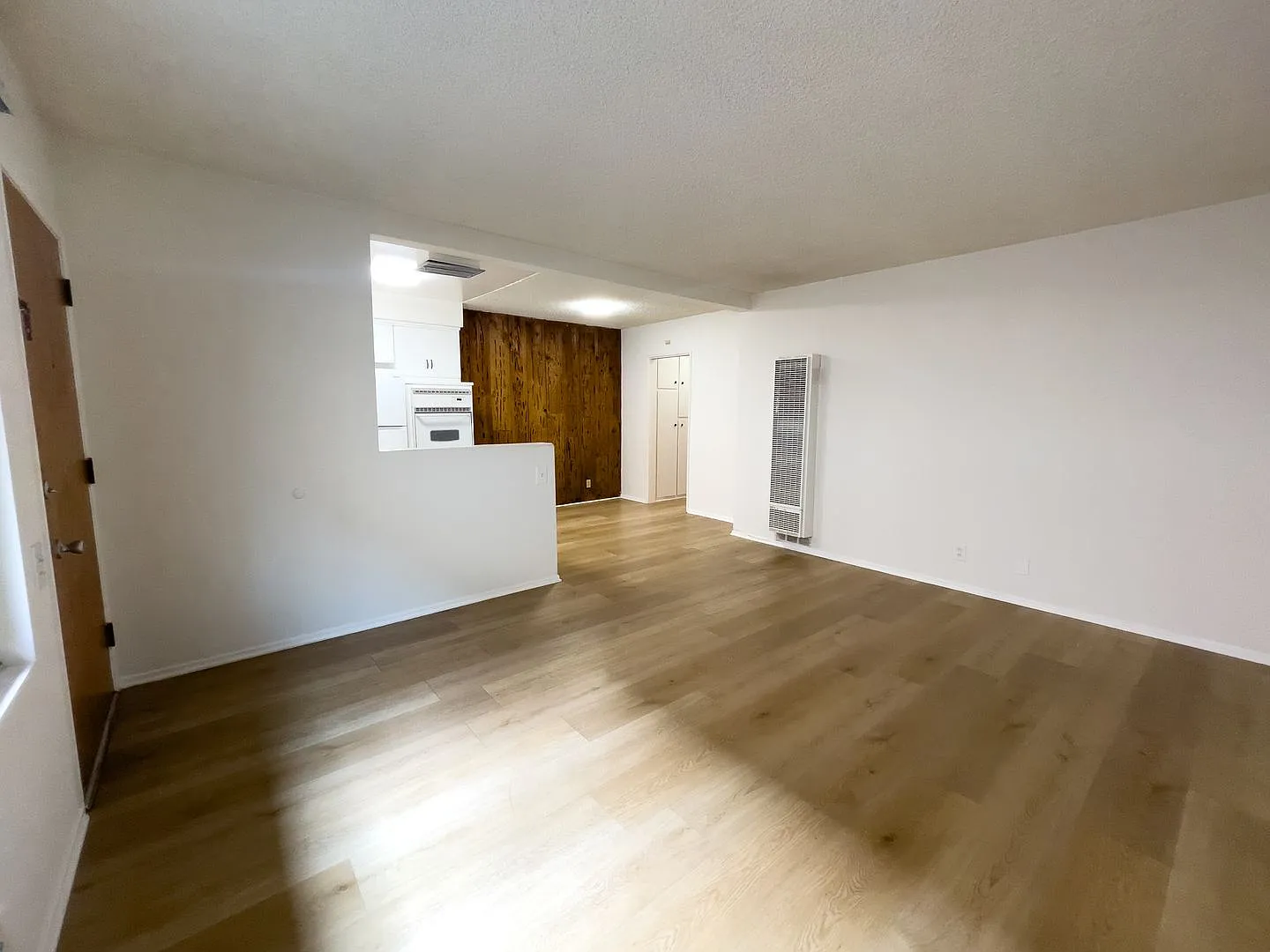 1343 E Harvard St — Photo 4