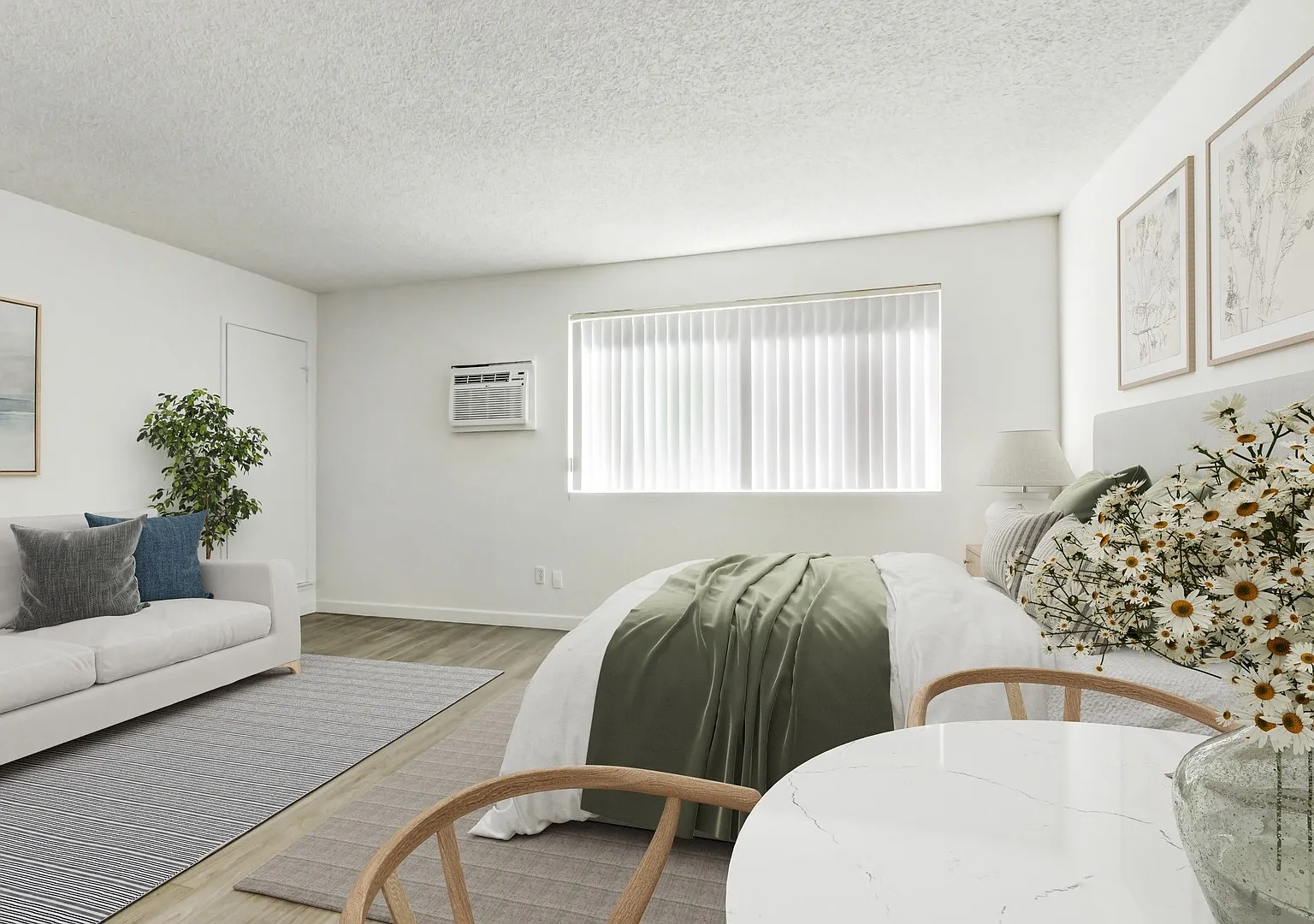 Country Club Apartments — Photo 3