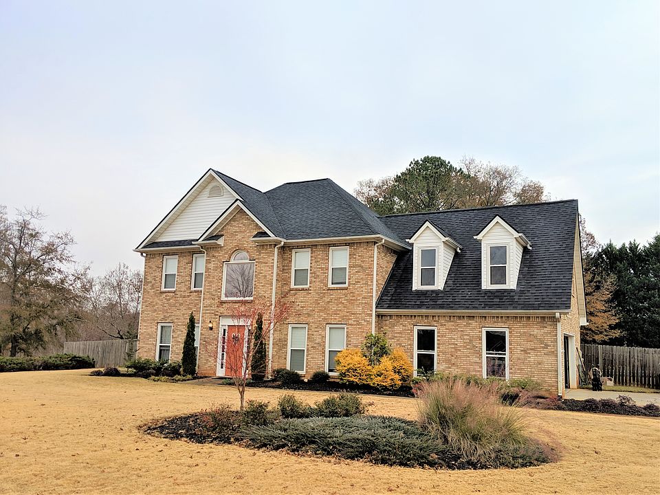 1st image of 560 Heathmoor Dr