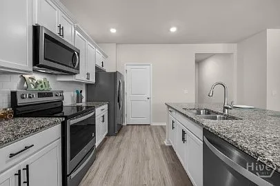 84 Woodford Reserve Dr — Photo 25