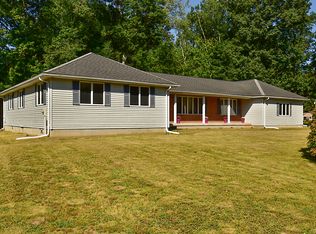 85 McCulloch Dr, Somers, CT 06071