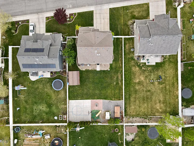 531 S Willow Xing — Photo 39