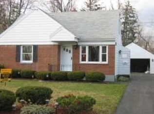 83 Jasper Dr, Amherst, NY 14226