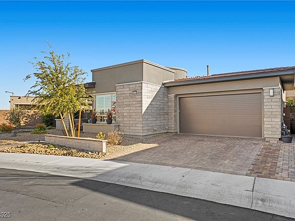 2nd image of 6833 Desert Crimson St