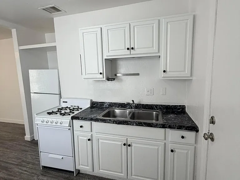 706 W Taylor St #5 — Photo 10