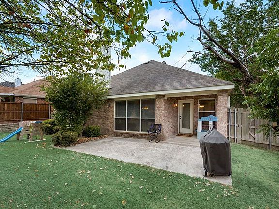 2nd image of 4005 Chinaberry Dr
