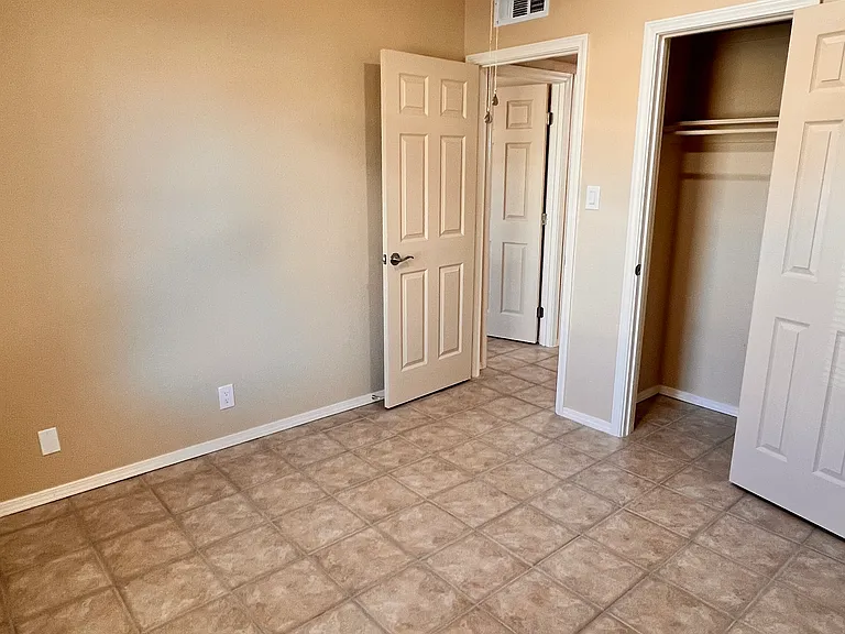 2220 Skyway Dr — Photo 13