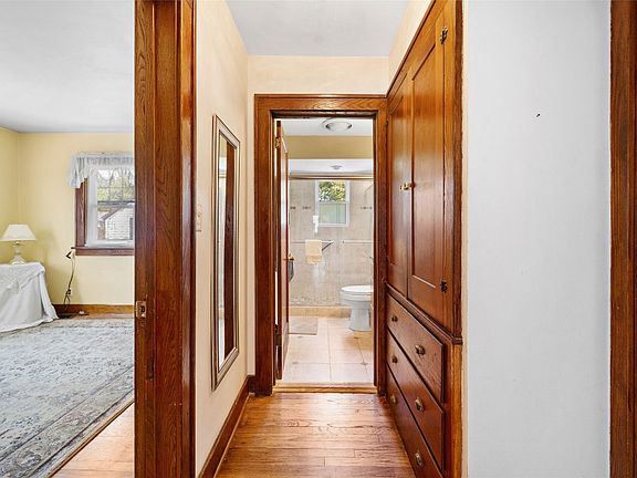 5th image of 313 1st Ave