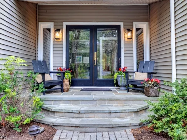 58 Mile Dr, Chester Twp., NJ 07930