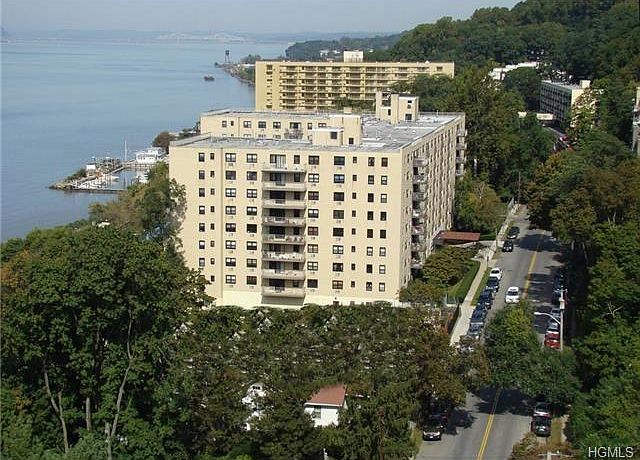 1st image of 1085 Warburton Ave APT 207