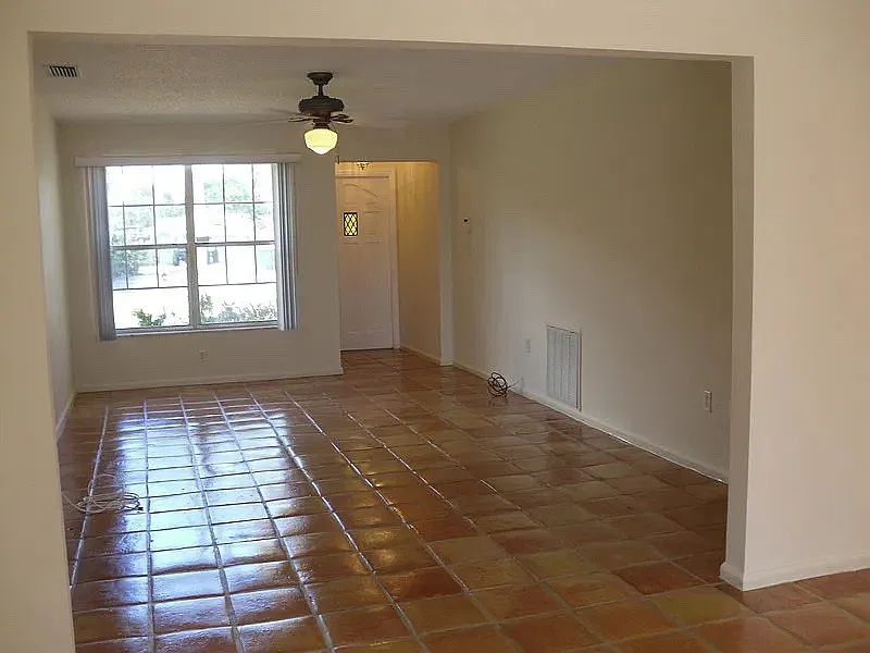 1066 SW 26th Ave — Photo 3
