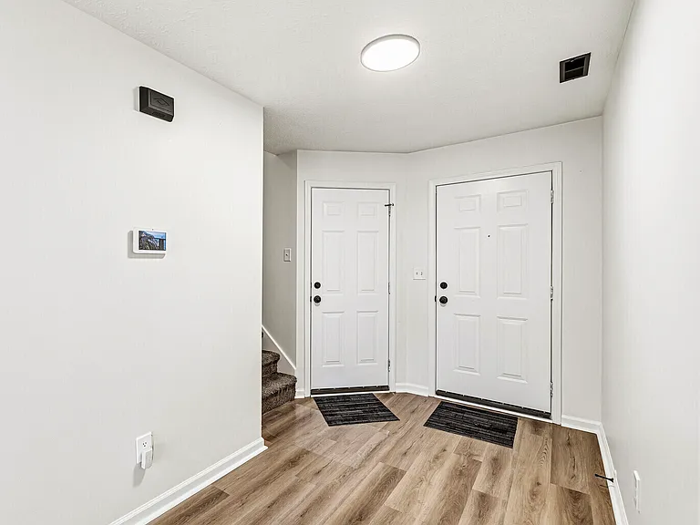2747 Foxbriar Pl — Photo 5