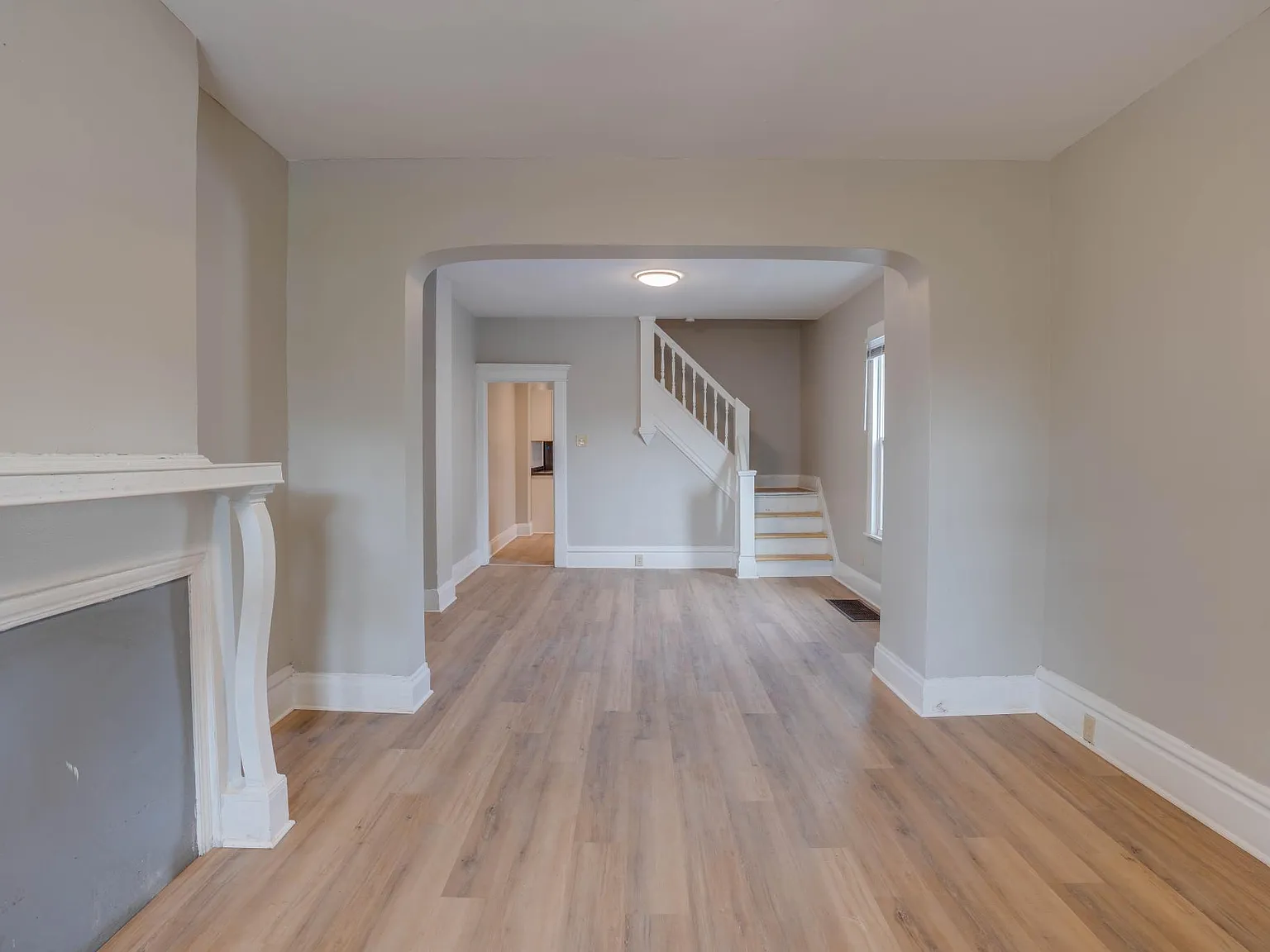 81 S Princeton Ave — Photo 3