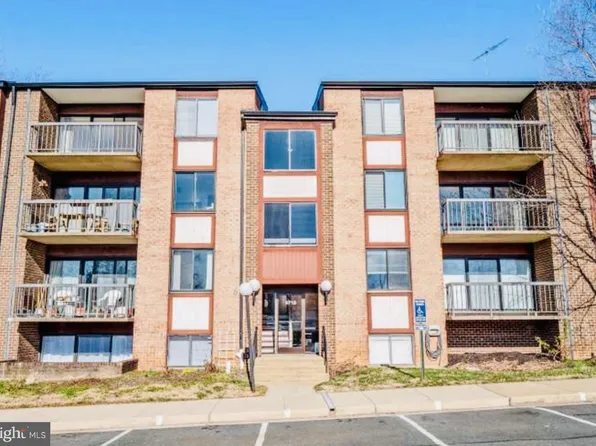 9718 Kingsbridge Dr APT 204, Fairfax, VA 22031