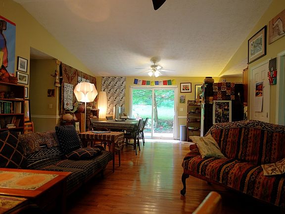 4th image of 1522 Eastlake Dr