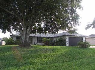 986 SE Belfast Ave, Port Saint Lucie, FL 34983