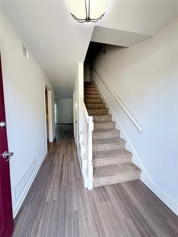 2 bed, 1.5 bath, 1024 sqft, $1,450 — Photo 2