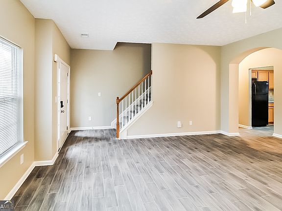 4th image of 7440 Royale Ln