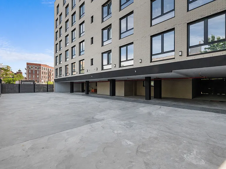 2321 Belmont Ave #3E — Photo 8