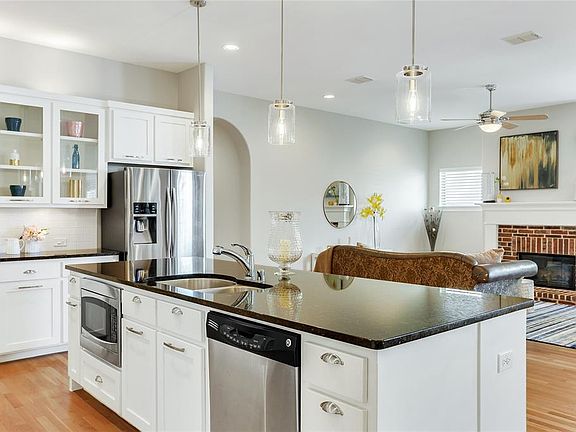 5th image of 5004 Dickens Ln