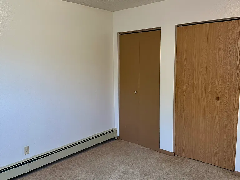 618 N Dodge St #4 — Photo 8