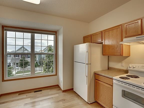 2nd image of 10008 Gentian Dr