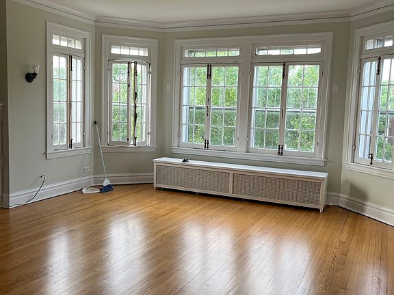 2nd image of 4827 Elm St APT 3