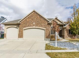 2438 W Stonehaven Loop, Lehi, UT 84043