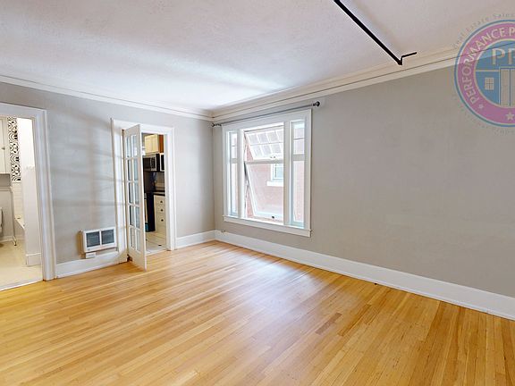 3rd image of 1811 NW Couch St APT 406